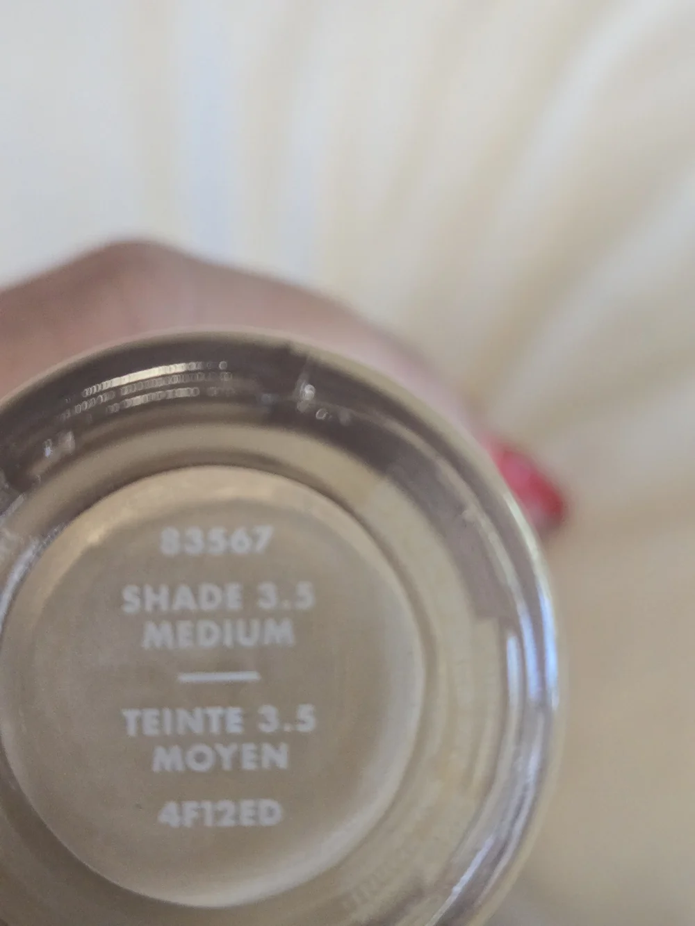 e.l.f. NEW Halo Glow Liquid Filter - Beige with Pink Cap